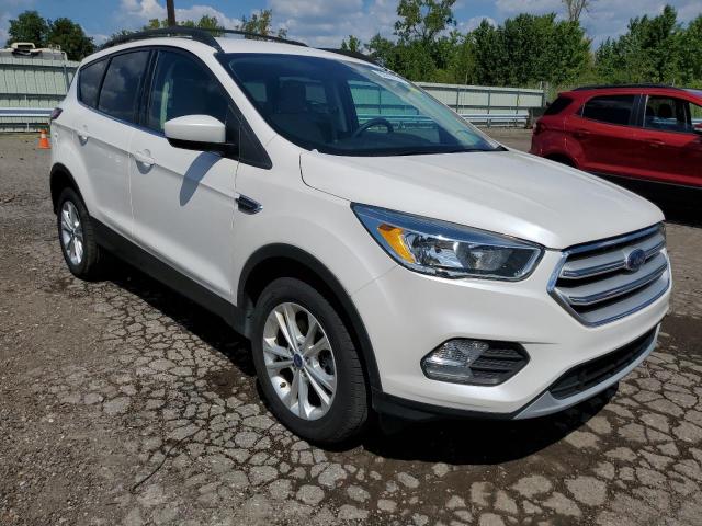 Photo 1 from auction – 2018 FORD ESCAPE SE with VIN 1FMCU9GD5JUB23863