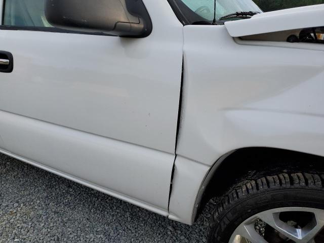 Photo 10 from auction – 2004 CHEVROLET SILVERADO with VIN 2GCEC19V341173622