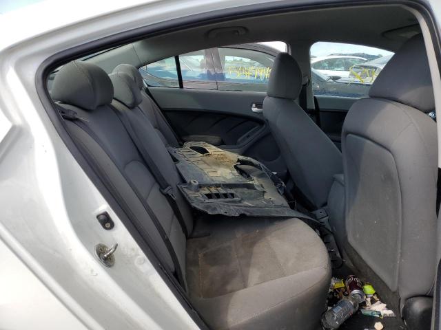 Photo 6 from auction – 2017 KIA FORTE LX with VIN 3KPFK4A74HE106090