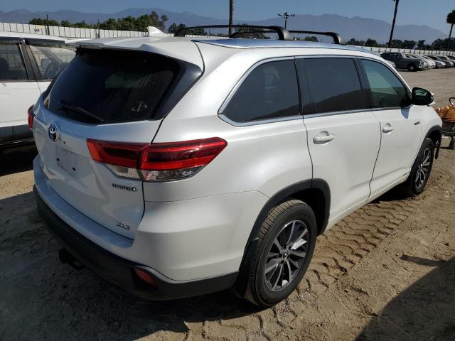 Photo 4 from auction – 2018 TOYOTA HIGHLANDER with VIN 5TDJGRFH6JS041765