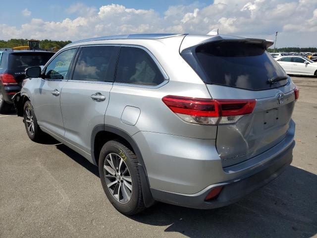 Photo 3 from auction – 2017 TOYOTA HIGHLANDER with VIN 5TDJZRFH2HS443139