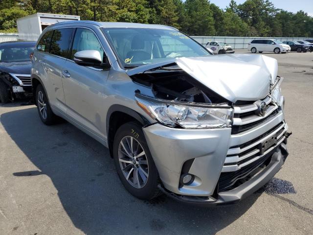 TOYOTA HIGHLANDER 2017 مع رقم تعريف المركبة 5TDJZRFH2HS443139 - صورة من المزاد