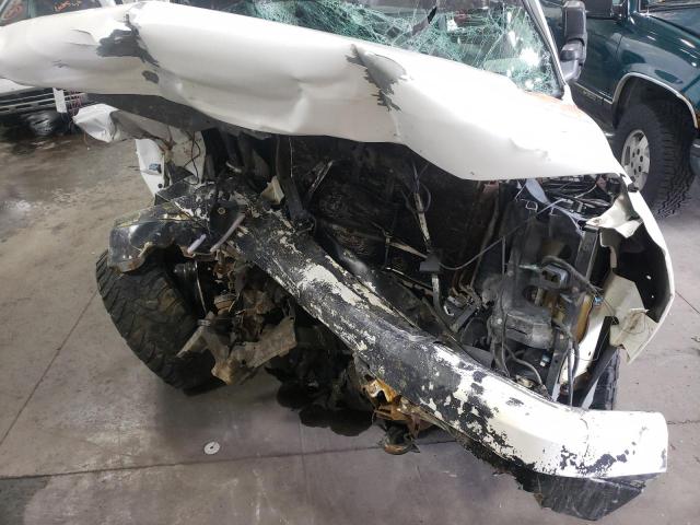 Photo 7 from auction – 2005 CHEVROLET SILVERADO with VIN 1GCHK29UX5E205673