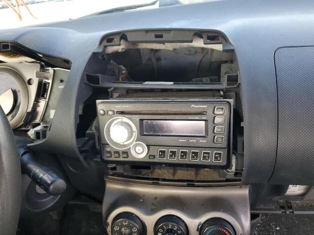 Photo 9 from auction – 2011 TOYOTA SCION XD with VIN JTKKU4B45B1010372