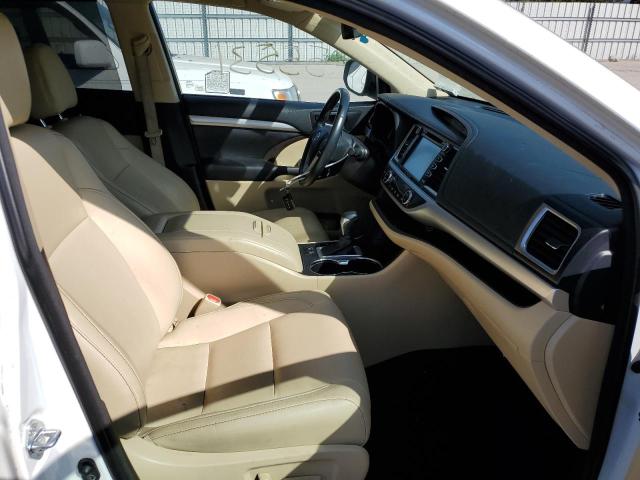 Photo 5 from auction – 2018 TOYOTA HIGHLANDER with VIN 5TDJGRFH6JS041765