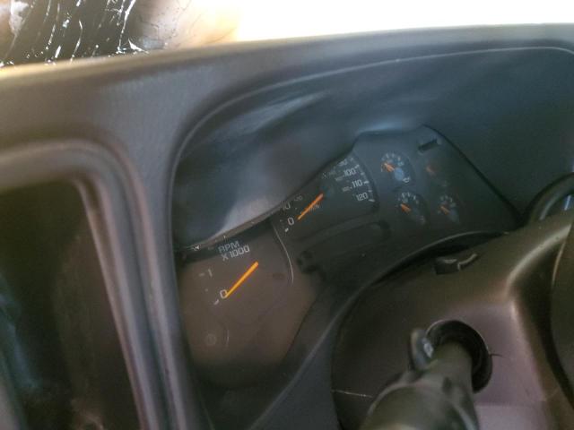 Photo 8 from auction – 2005 CHEVROLET 2500 4X4 with VIN 1GCHK29215E229164