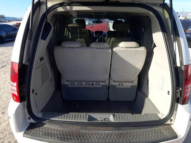Photo 9 from auction – 2010 CHRYSLER TOWN & COU with VIN 2A4RR7DX7AR495473