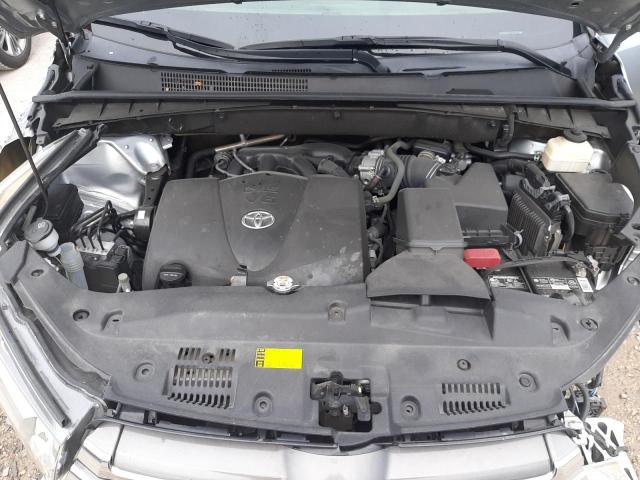 Photo 7 from auction – 2018 TOYOTA HIGHLANDER with VIN 5TDDZRFH2JS806784