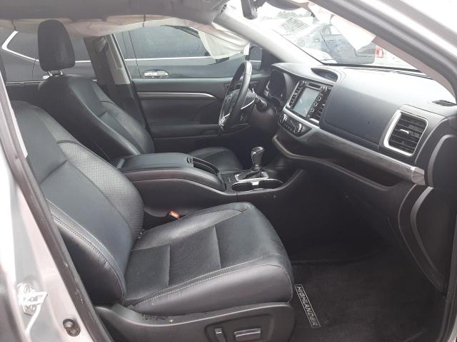Photo 5 from auction – 2018 TOYOTA HIGHLANDER with VIN 5TDDZRFH2JS806784