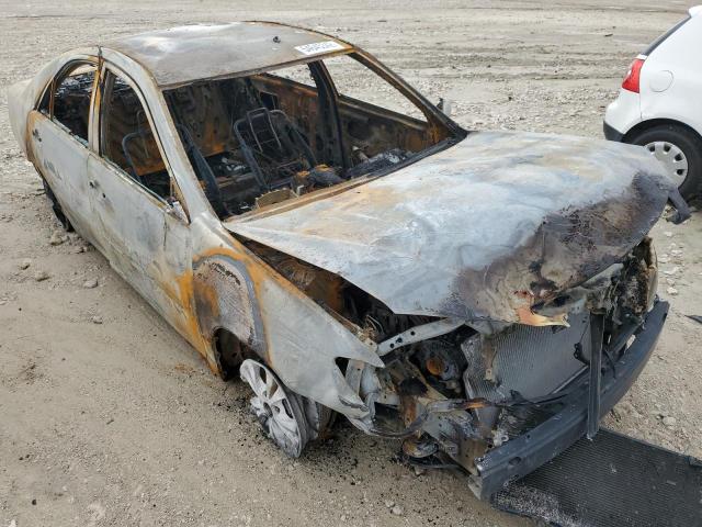 TOYOTA CAMRY LE 2004 with VIN 4T1BF32K94U585341 - Photo from auction
