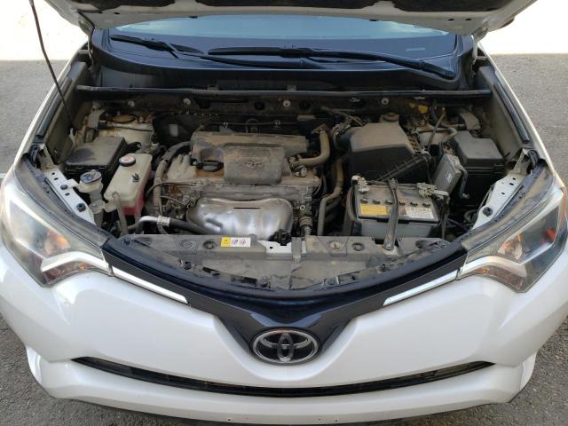 Photo 7 from auction – 2017 TOYOTA RAV4 LE with VIN JTMZFREV1HJ708875