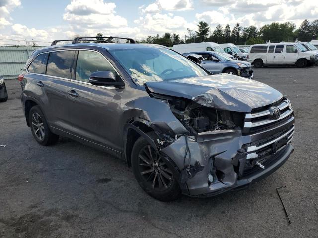 TOYOTA HIGHLANDER 2017 with VIN 5TDJZRFH5HS375791 - Photo from auction
