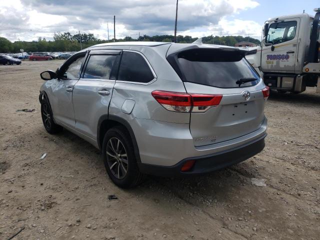 Photo 3 from auction – 2017 TOYOTA HIGHLANDER with VIN 5TDKZRFH4HS187591