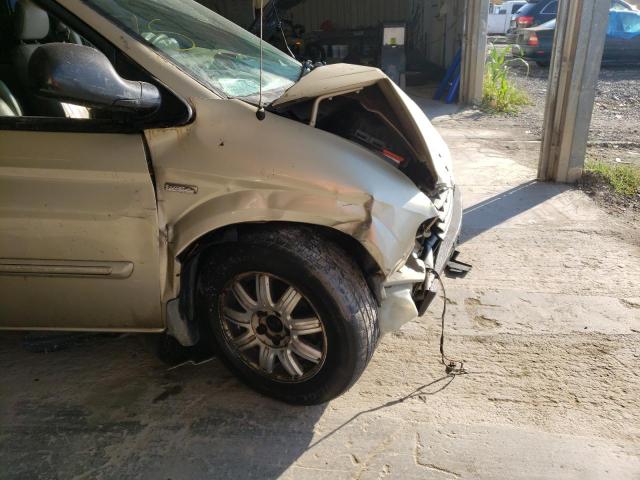 Photo 9 from auction – 2005 CHRYSLER TOWN & COU with VIN 2C4GP54L05R383981