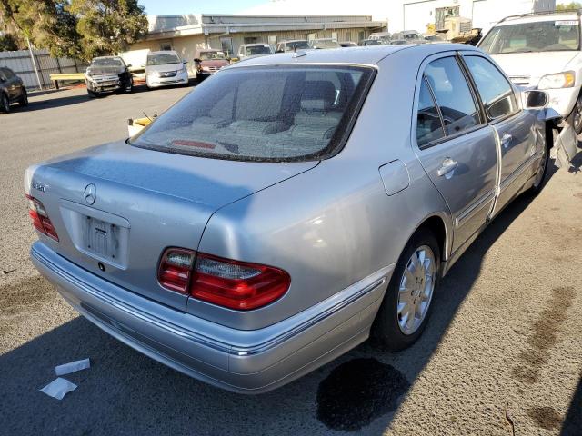 Photo 4 from auction – 2000 MERCEDES-BENZ E 320 with VIN WDBJF65J5YA971250