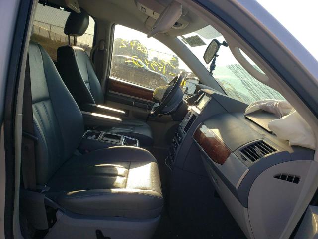 Photo 5 from auction – 2009 CHRYSLER TOWN & COU with VIN 2A8HR54119R607352