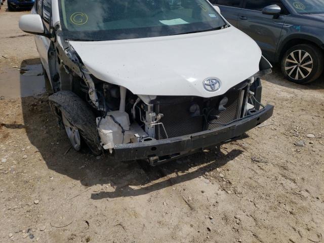 Photo 9 from auction – 2014 TOYOTA SIENNA LE with VIN 5TDKK3DC1ES525971