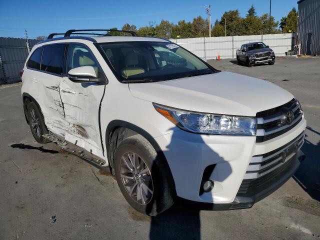 TOYOTA HIGHLANDER 2017 with VIN 5TDJZRFH0HS404744 - Photo from auction