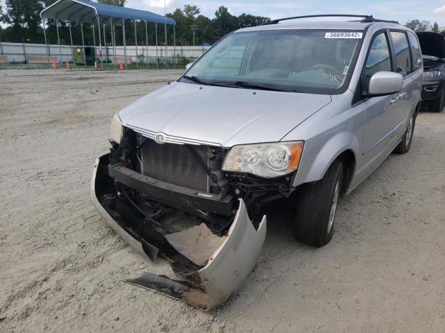 Photo 2 from auction – 2010 CHRYSLER TOWN & COU with VIN 2A4RR5D12AR270748