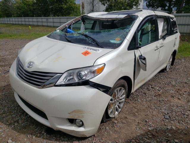 Photo 2 from auction – 2017 TOYOTA SIENNA XLE with VIN 5TDYZ3DC6HS778150