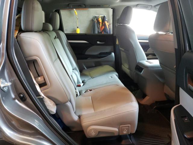 Photo 6 from auction – 2017 TOYOTA HIGHLANDER with VIN 5TDJZRFH9HS364034