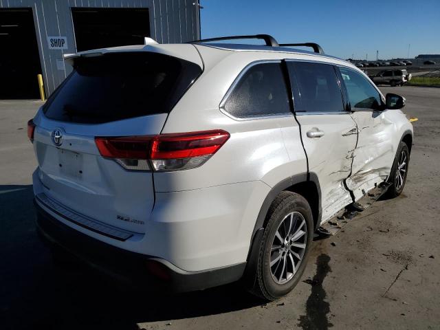 Photo 4 from auction – 2017 TOYOTA HIGHLANDER with VIN 5TDJZRFH0HS404744
