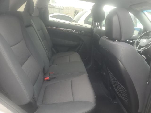 Photo 6 from auction – 2013 KIA SORENTO with VIN 5XYKT4A17DG330944
