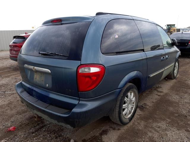 Photo 4 from auction – 2005 CHRYSLER TOWN & COU with VIN 2C8GP54L35R559856