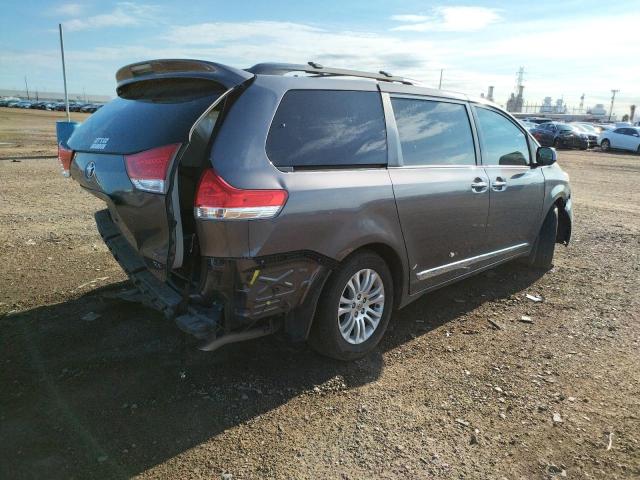 Photo 4 from auction – 2011 TOYOTA SIENNA XLE with VIN 5TDYK3DC4BS095181