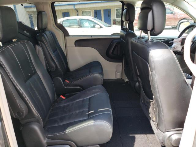 Photo 6 from auction – 2015 CHRYSLER TOWN & COU with VIN 2C4RC1BG8FR742580