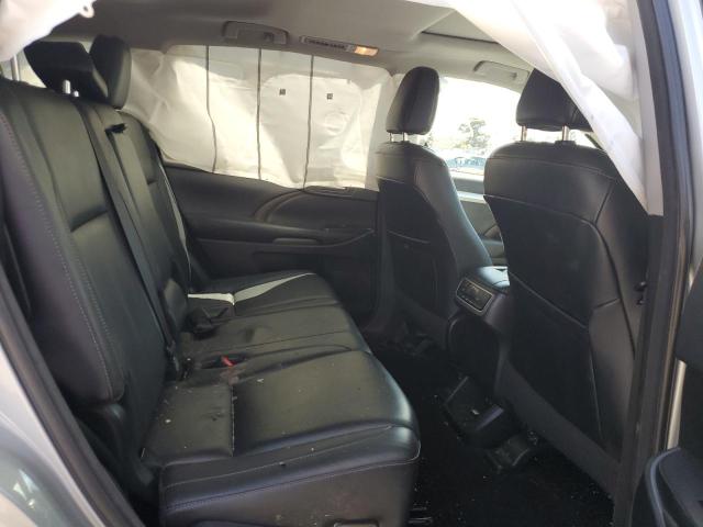 Photo 6 from auction – 2017 TOYOTA HIGHLANDER with VIN 5TDJZRFH2HS443139