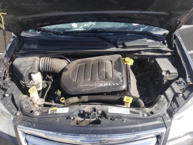 Photo 7 from auction – 2016 CHRYSLER TOWN & COU with VIN 2C4RC1BG6GR214487