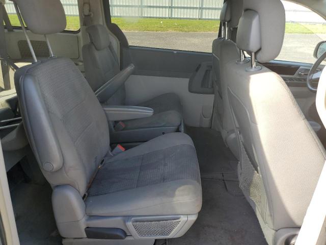 Photo 6 from auction – 2010 CHRYSLER TOWN & COU with VIN 2A4RR5D19AR310582