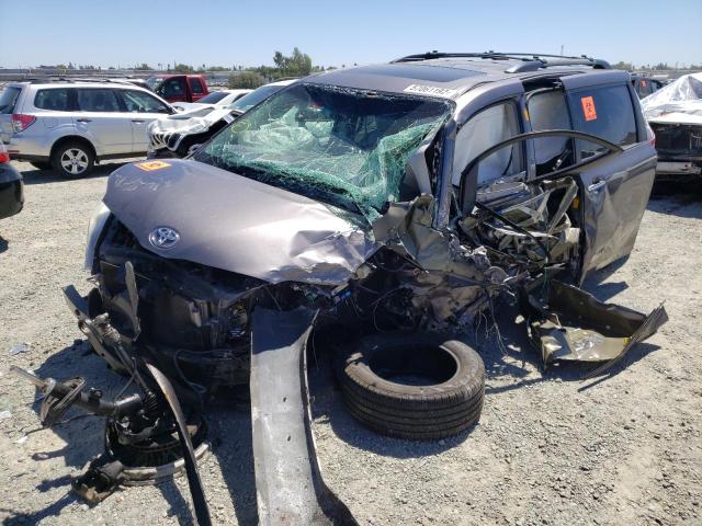 Photo 2 from auction – 2013 TOYOTA SIENNA XLE with VIN 5TDYK3DC8DS302559