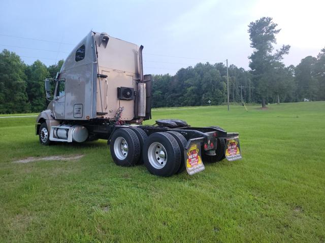 Photo 3 from auction – 2007 FREIGHTLINER CONVENTION with VIN 1FUJA6CK87LW40458