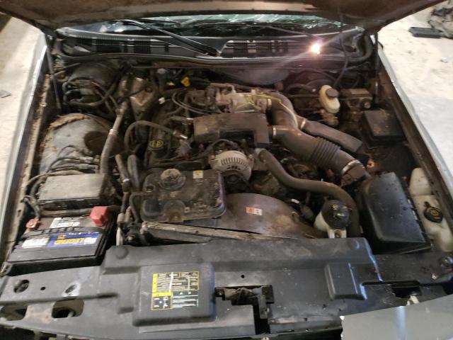 Photo 7 from auction – 2003 MERCURY GRAND MARQ with VIN 2MEFM74W13X618356