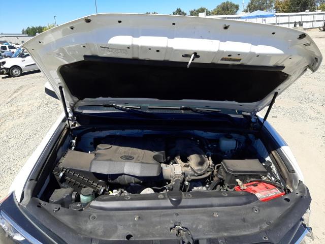 Photo 7 from auction – 2018 TOYOTA 4RUNNER SR with VIN JTEBU5JR3J5532754