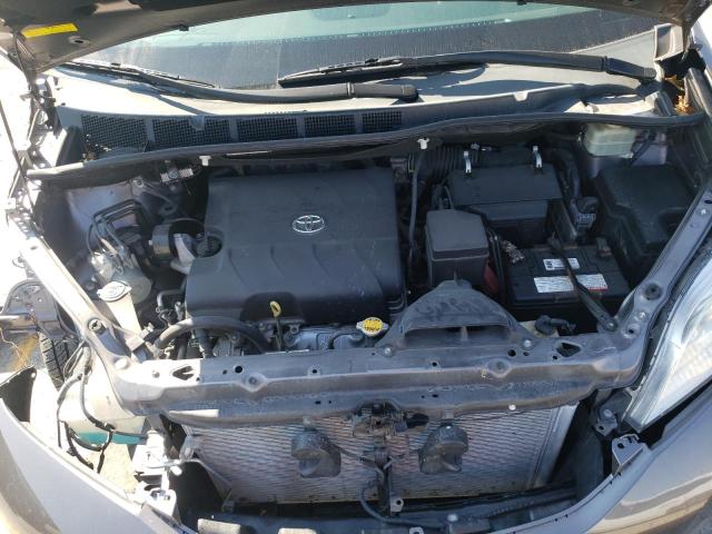 Photo 7 from auction – 2015 TOYOTA SIENNA XLE with VIN 5TDYK3DC8FS649053