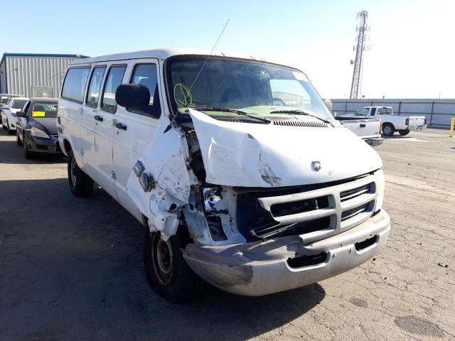 DODGE RAM VAN B3 1998 مع رقم تعريف المركبة 2B7LB31Z7WK141595 - صورة من المزاد