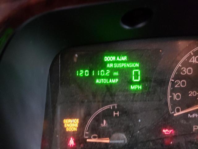 Photo 8 from auction – 2004 LINCOLN TOWN CAR U with VIN 1LNHM83WX4Y687142