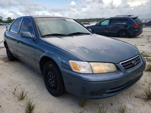 TOYOTA CAMRY CE 2000 with VIN 4T1BG22K8YU762295 - Photo from auction