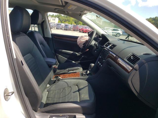 Photo 5 from auction – 2012 VOLKSWAGEN PASSAT SEL with VIN 1VWCH7A3XCC071519