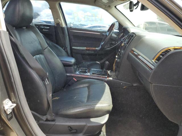 Photo 5 from auction – 2009 CHRYSLER 300C with VIN 2C3KA63T69H580902