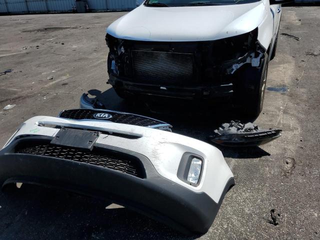 Photo 9 from auction – 2015 KIA SORENTO LX with VIN 5XYKTCA62FG632280