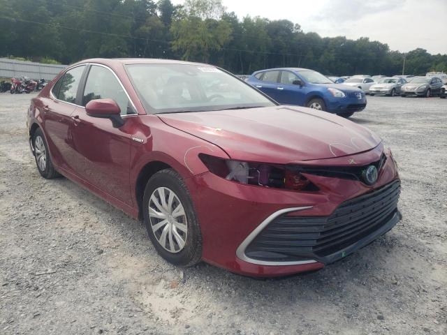 TOYOTA CAMRY LE 2021 with VIN 4T1C31AK2MU025583 - Photo from auction