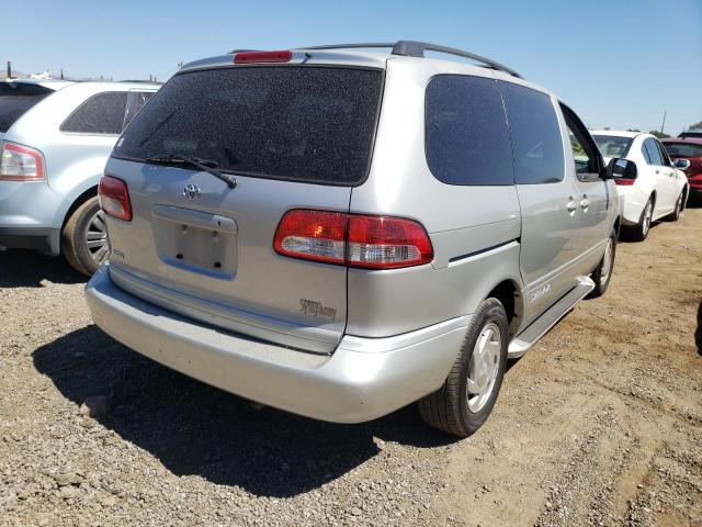 Photo 4 from auction – 2002 TOYOTA SIENNA LE with VIN 4T3ZF13C72U505629