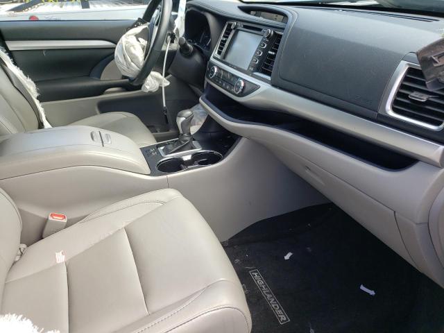 Photo 5 from auction – 2017 TOYOTA HIGHLANDER with VIN 5TDJZRFH4HS467507