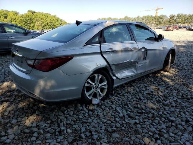 Photo 4 from auction – 2013 HYUNDAI SONATA SE with VIN 5NPEC4AC0DH656382