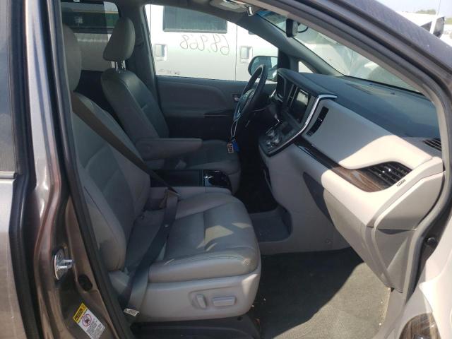 Photo 5 from auction – 2017 TOYOTA SIENNA XLE with VIN 5TDYZ3DC8HS854516