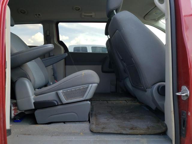 Photo 6 from auction – 2010 CHRYSLER TOWN & COU with VIN 2A4RR4DE2AR187835